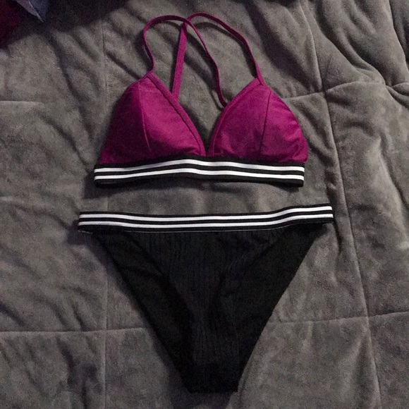 Bikini - Picture 2 of 3